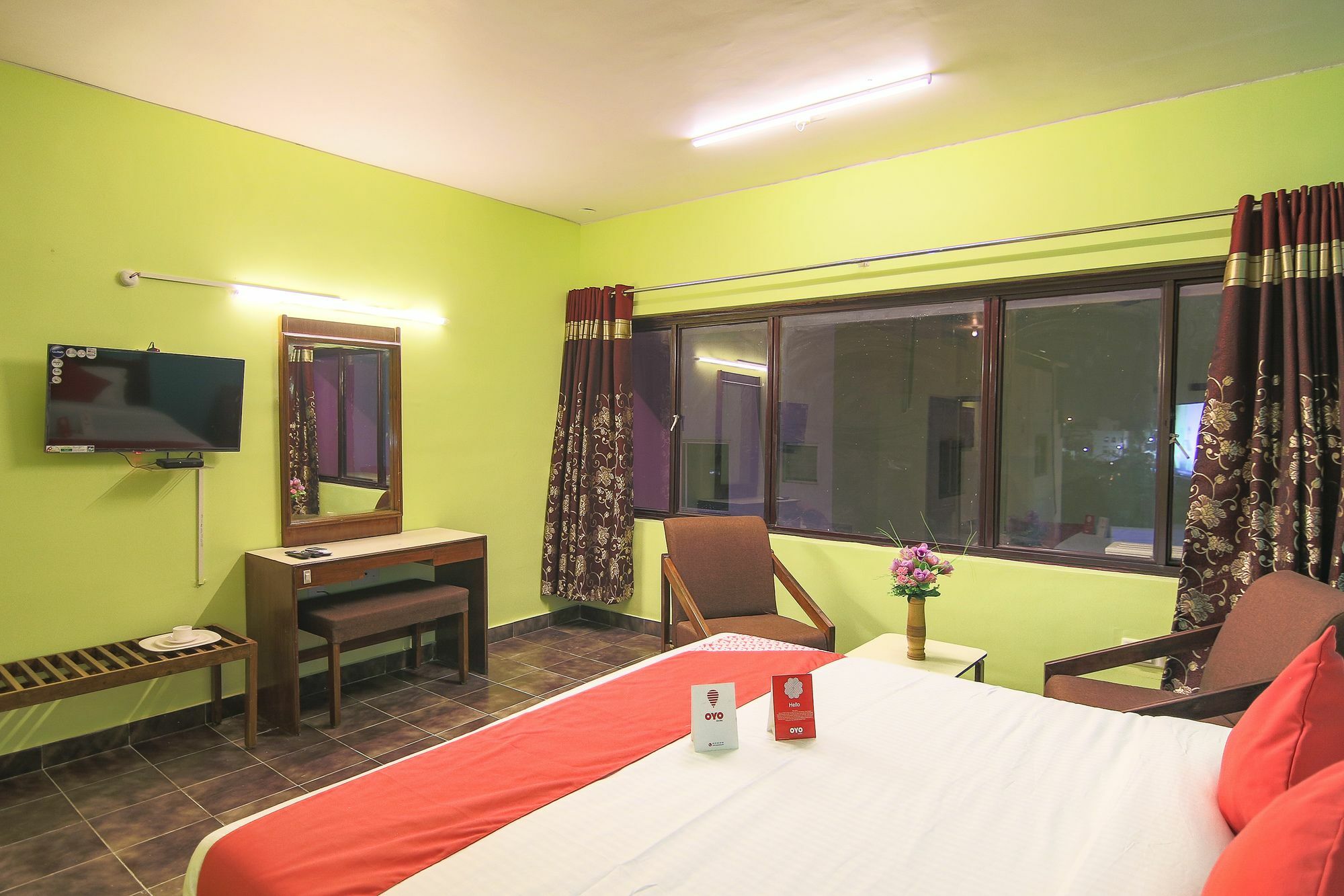Oyo 10709 Hotel Sbt Визакхапатнам Екстериор снимка