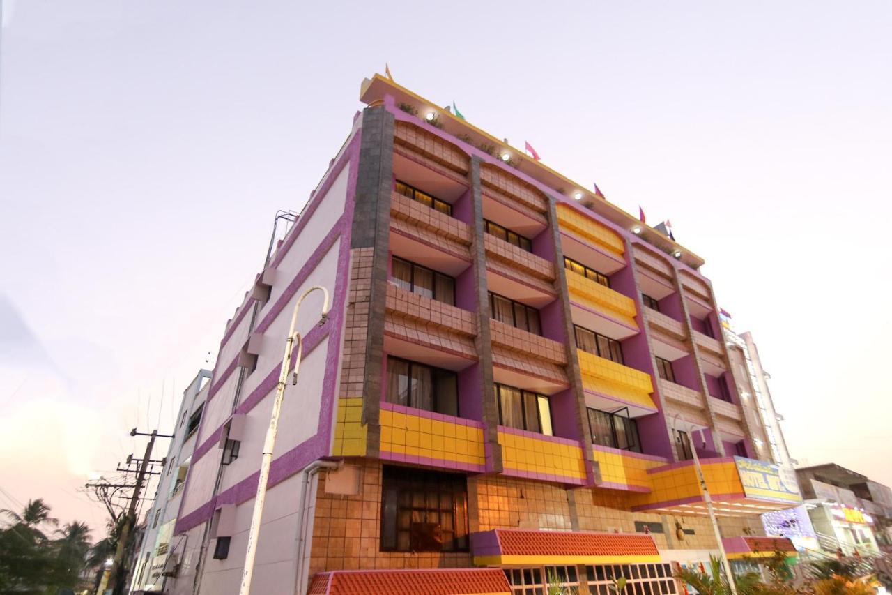 Oyo 10709 Hotel Sbt Визакхапатнам Екстериор снимка