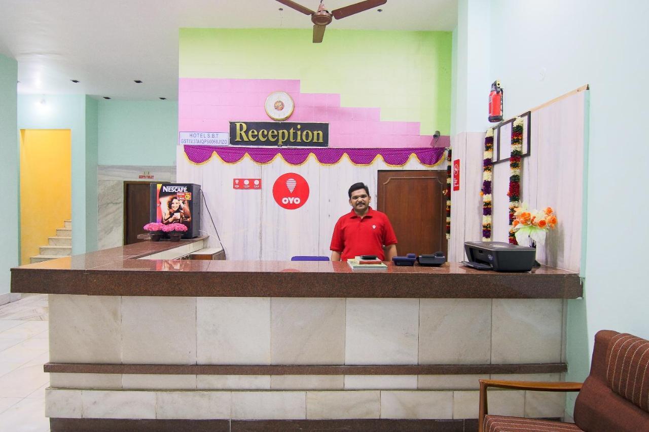 Oyo 10709 Hotel Sbt Визакхапатнам Екстериор снимка